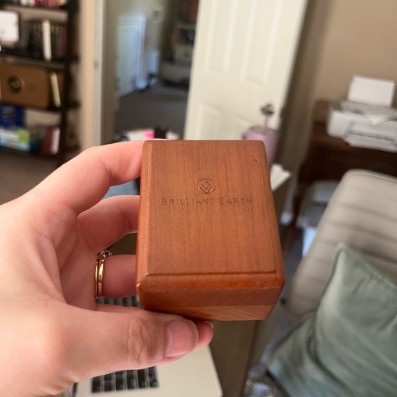 3 Carat Brilliant Earth Sparkling Moissanite - Picture 14 of 14